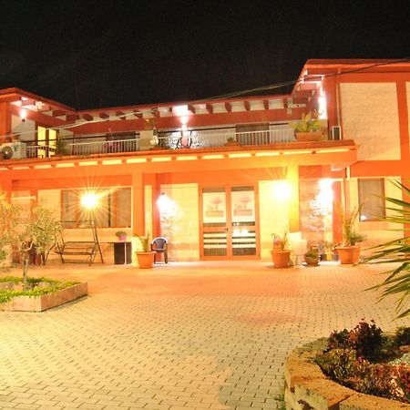 Agriturismo La Ferrovia Molfetta Bagian luar foto