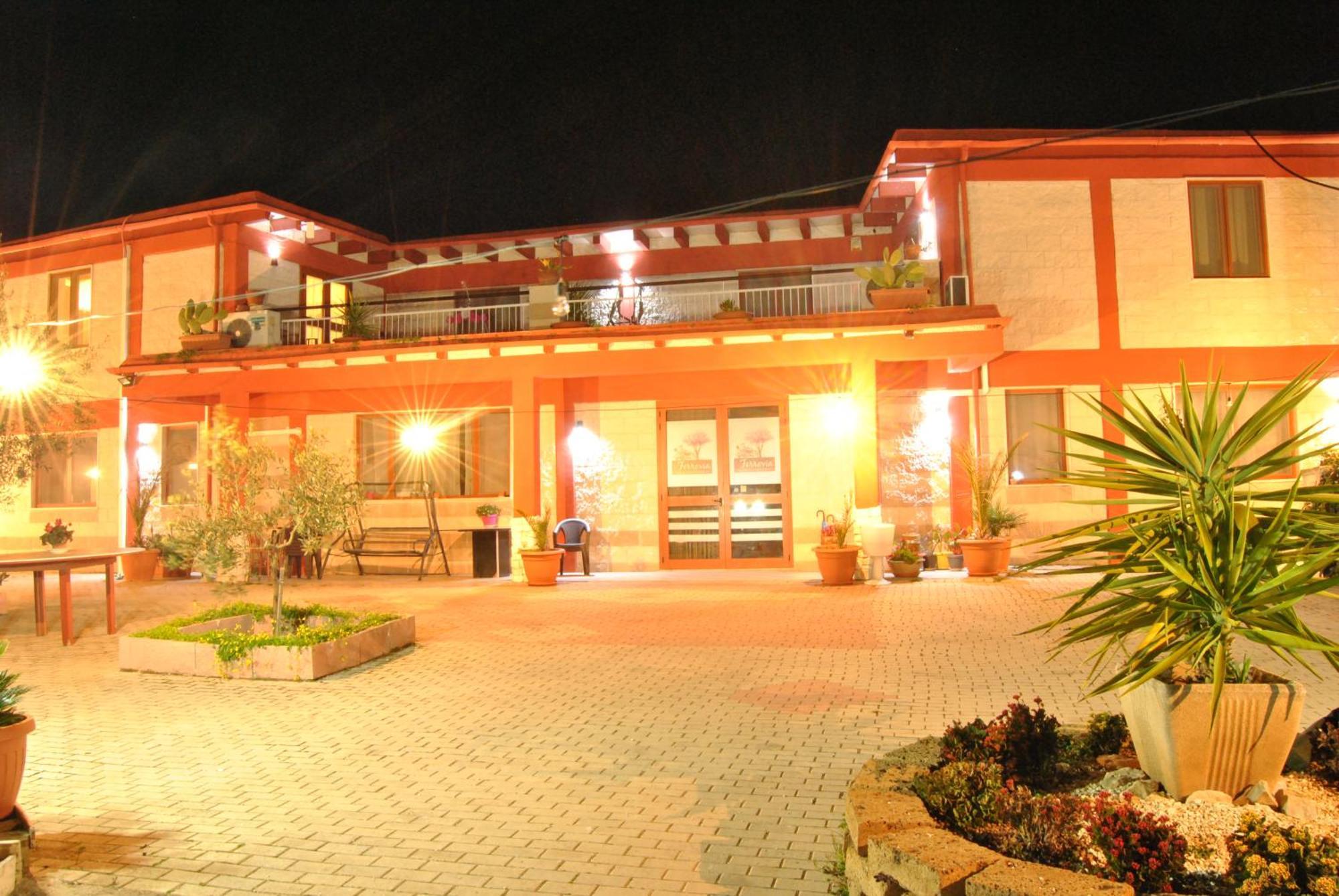 Agriturismo La Ferrovia Molfetta Bagian luar foto
