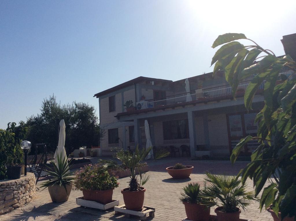 Agriturismo La Ferrovia Molfetta Bagian luar foto